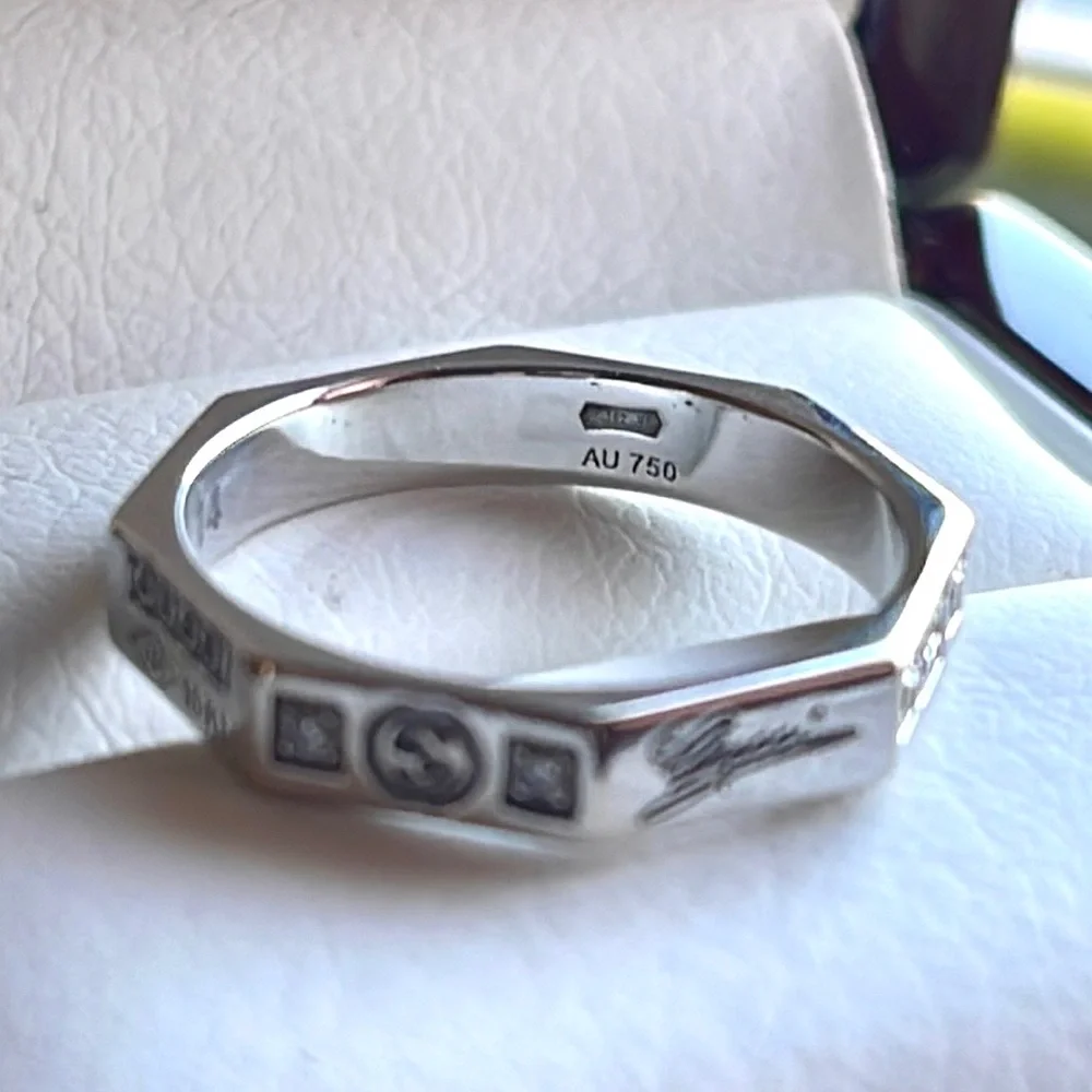 18k GUCCI Diamond Ring - Picture 5 of 15